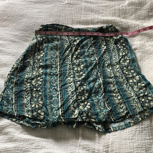 Vintage Solutions 80’s Green Print Blouse and Skort Matching Set - Picture 2 of 16